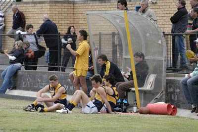 Mansfield Coach Tossol & Players