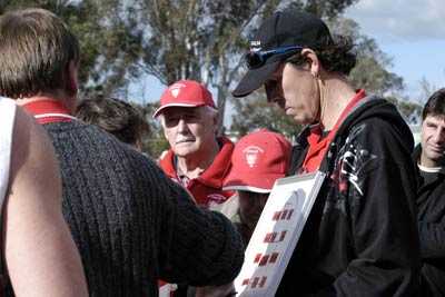 Swans Coach White & Selector Ford