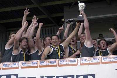 Echuca Coach Lipscombe & Cup