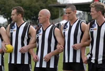 Janzs & Euroa players line up 