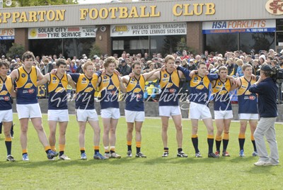 All Mansfield players line up