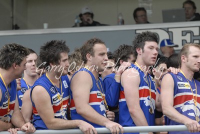 All Tatura players on grandstand