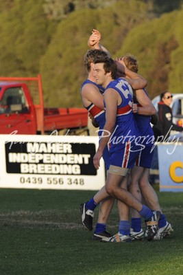 Tatura Players after win