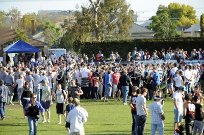 All crowd on Ground