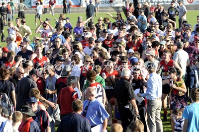 All crowd on Ground