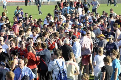 All crowd on Ground