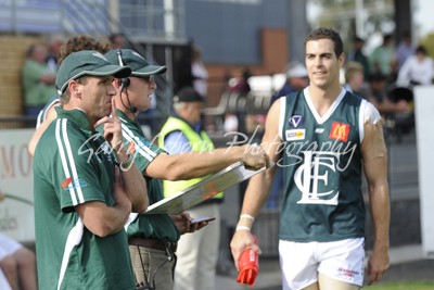 Echuca Coach - Henderson & Perry