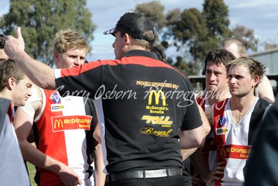 Benalla Coach - Symes & Players