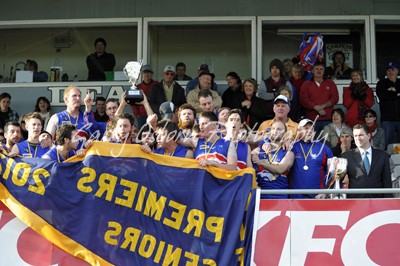 All Tatura Players & Flag